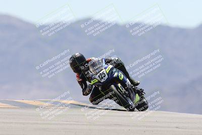 media/Apr-20-2025-CVMA (Sun) [[39090e8767]]/Race 9-Formula LW Twins Shootout/